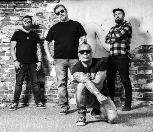 Turkulainen rockpartio kiristää ruuvia – uusi single tarjoaa entistä raskaampaa ja raaempaa sointia