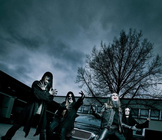 The Ghoulstars kumartaa Ed Woodille – uusi musiikkivideo on mustavalkoinen punk-oodi kulttiklassikoille