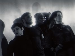 ”Jotain, mitä on pakko tehdä” – Haunteesin debyytti vie road tripille halki aavikon