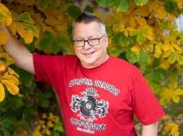 Hiljaiset Levyt juhlii 40-vuotista taivaltaan – vaihtoehtomusiikin pikkujättiläinen kiertää Suomea koko vuoden