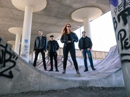 Suomenkielistä punkpaahtoa tuuttaava Luutarhatontut on juuri julkaissut Oman onnen seppä -niemä kantavan albumikokonaisuuden.