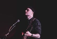 ”Kukaan ei pelasta sinua paitsi sinä itse” – Nobodyn anti-joululevy Jesus Ain’t Cumming on täällä