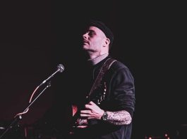 ”Kukaan ei pelasta sinua paitsi sinä itse” – Nobodyn anti-joululevy Jesus Ain’t Cumming on täällä