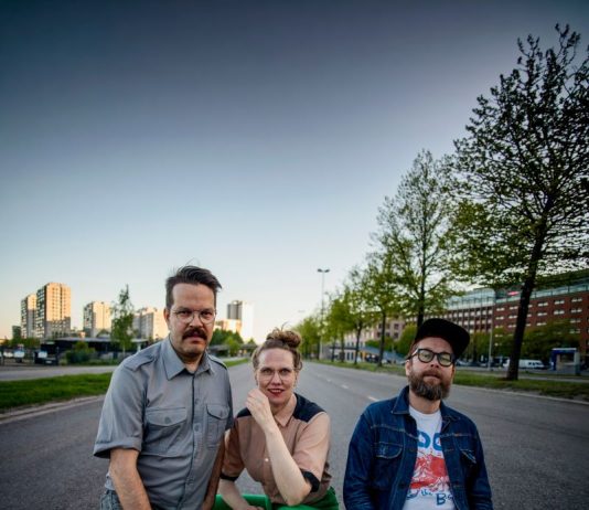 Drug Dog käänsi treenikämpän vesivahingon musiikiksi – Uusi single ”Big Rain” ilmestyy ensi viikolla