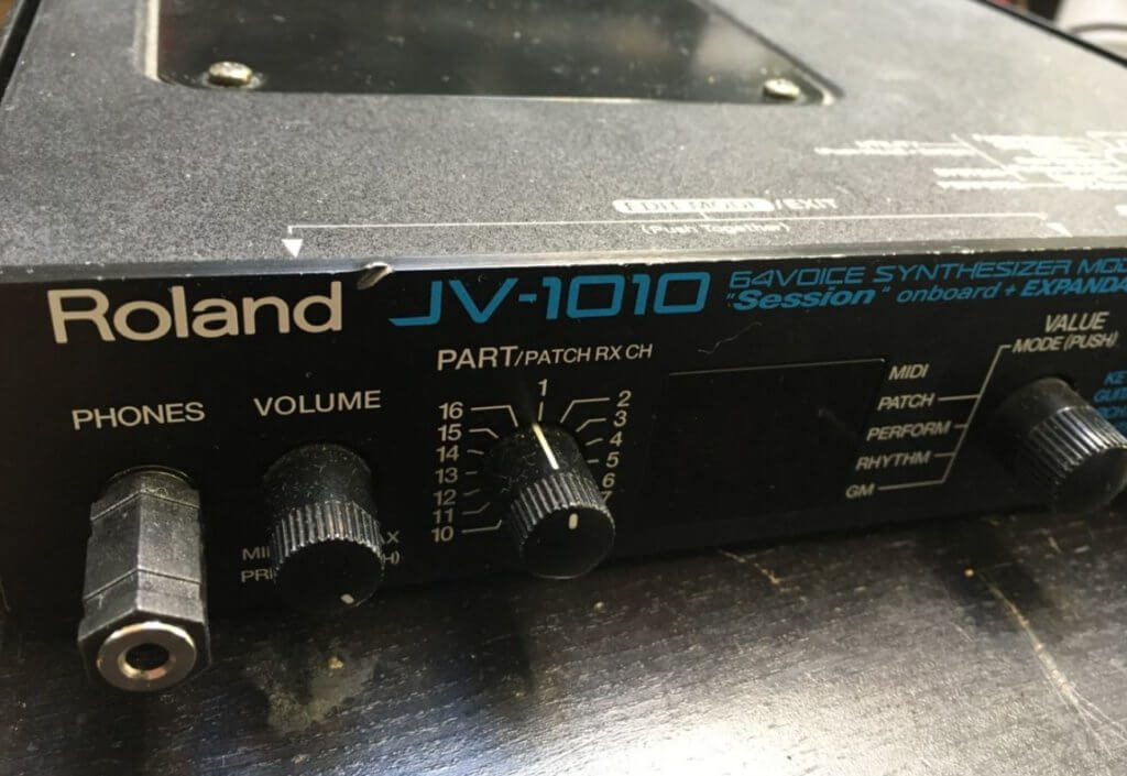 Roland JV-1010