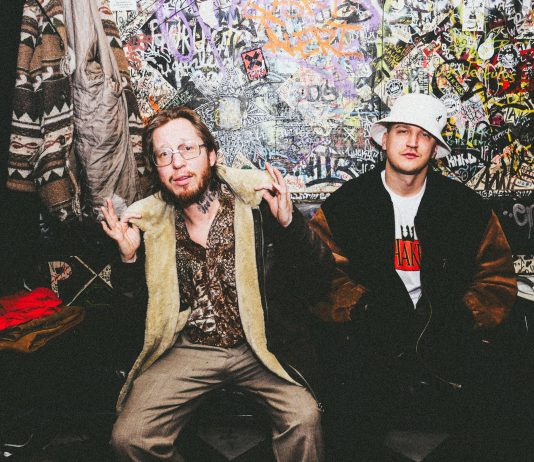 Shakkii palaa – uusi single vie kuuntelijan 90-luvun lopun New Yorkiin