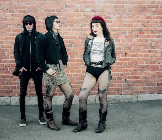 Troublesin debyyttialbumi on hengästyttävä garage punk -paketti