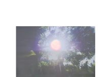 Kekriltä tummanpuhuva musiikkivideo