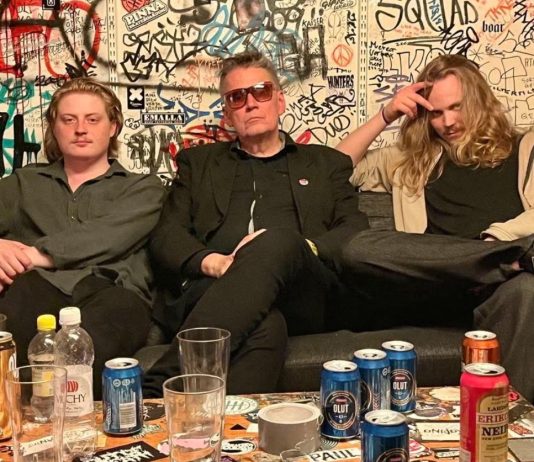 Sonic Punter tarjoilee tummaa energiaa: Uusi tuplasingle ja intensiivinen live-video julki